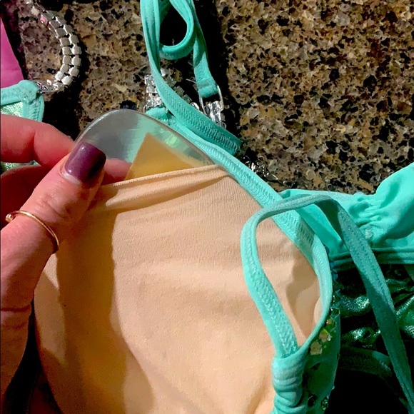 Competition Bikini - Picture 3 of 4